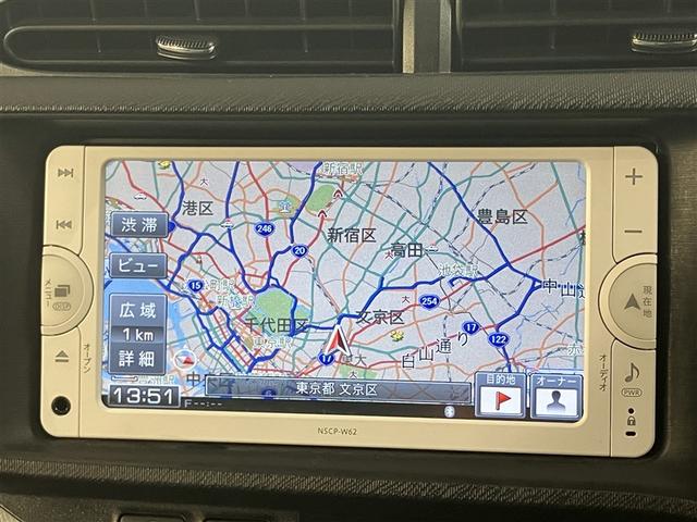 アクア Ｓ　キーレスエントリ　ナビ＆ＴＶ　オートエアコン　デュアルエアバック　ＥＳＣ　Ｂカメラ　パワーウィンドウ　ＡＵＸ端子　ＳＲＳ　ワンセグＴＶ　パワーステアリング　ＡＢＳ　メモリーナビ（6枚目）