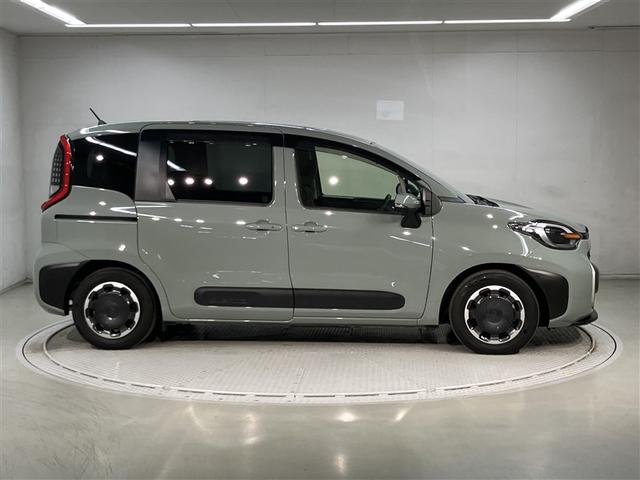 シエンタ ハイブリッドＺ　ＴＳＳ　エアバック　キーレスエントリー　ナビＴＶ　イモビライザー　バックモニター　ＬＥＤヘッドライト　ＥＴＣ車載器　横滑り防止　スマートキー　オートエアコン　サイドエアバッグ　ＷＳＲＳ　３列シート（3枚目）