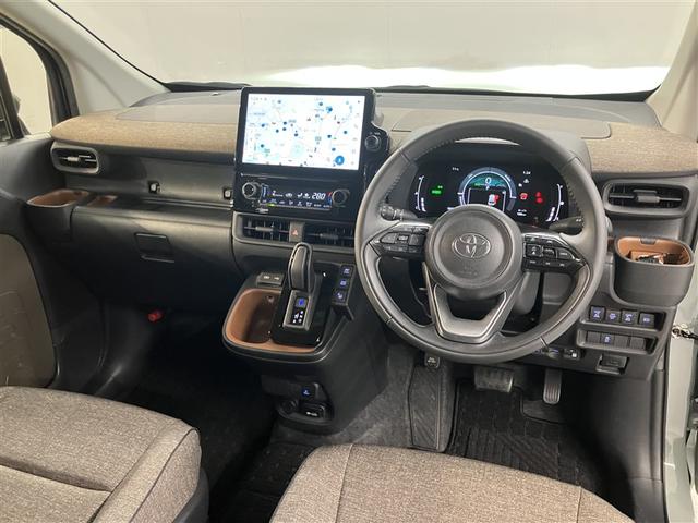 シエンタ ハイブリッドＺ　ＴＳＳ　エアバック　キーレスエントリー　ナビＴＶ　イモビライザー　バックモニター　ＬＥＤヘッドライト　ＥＴＣ車載器　横滑り防止　スマートキー　オートエアコン　サイドエアバッグ　ＷＳＲＳ　３列シート（5枚目）