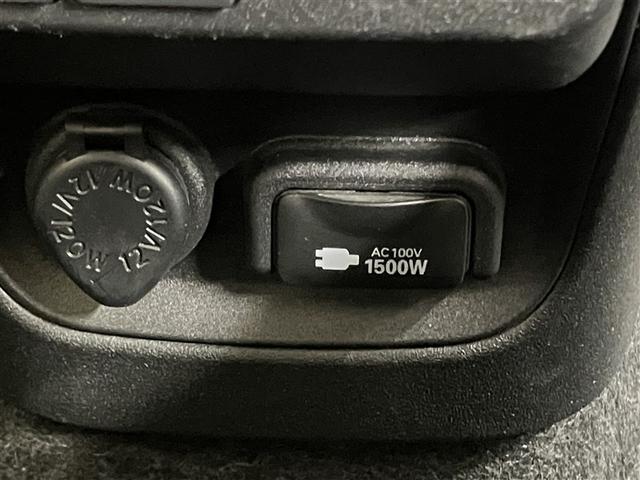 シエンタ ハイブリッドＺ　ＴＳＳ　エアバック　キーレスエントリー　ナビＴＶ　イモビライザー　バックモニター　ＬＥＤヘッドライト　ＥＴＣ車載器　横滑り防止　スマートキー　オートエアコン　サイドエアバッグ　ＷＳＲＳ　３列シート（11枚目）