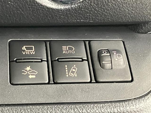 シエンタ ファンベースＧ　バックモニタ－　イモビ　ＤＶＤ再生可　パワステ　アイスト　地デジＴＶ　デュアルエアバッグ　記録簿有　横滑り防止装置　エアバッグ　ドライブレコーダー　オートエアコン　パワーウィンドウ　ＡＢＳ　ＥＴＣ（12枚目）