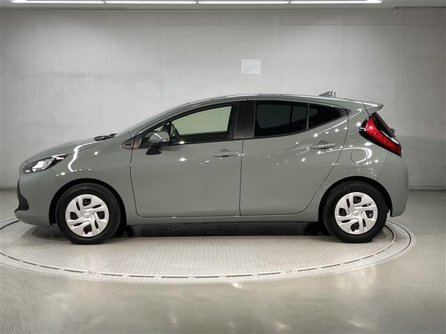 アクア Ｘ　テレビ　踏み間違い防止　１００Ｖ　イモビ　フルセグ　点検記録簿　ＬＥＤヘッドライト　スマートキー　横滑り防止機能　キーレスエントリー　ワンオーナー　オートクルーズ　オートエアコン　ＥＴＣ　ＡＢＳ（2枚目）