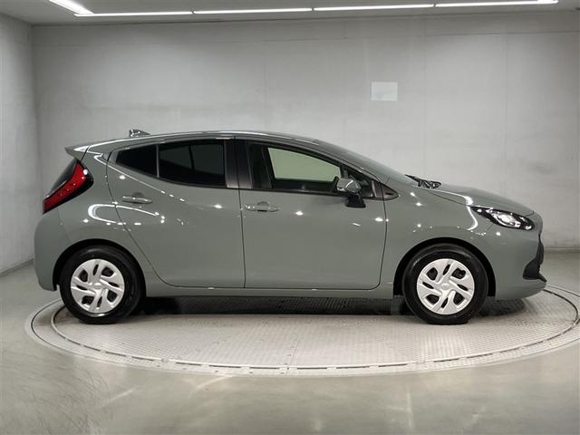 アクア Ｘ　テレビ　踏み間違い防止　１００Ｖ　イモビ　フルセグ　点検記録簿　ＬＥＤヘッドライト　スマートキー　横滑り防止機能　キーレスエントリー　ワンオーナー　オートクルーズ　オートエアコン　ＥＴＣ　ＡＢＳ（3枚目）