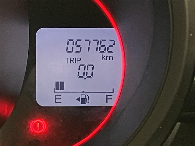 Ｎ－ＢＯＸカスタム Ｇ・Ｌパッケージ　左右パワースライド　サイドエアバック　アイドリングストップ車　１オーナー　ナビ・ＴＶ　スマキ－　フロントベンチシート　地デジＴＶ　パワーウィンドウ　盗難防止システム　オートエアコン　パワステ　ＡＢＳ（13枚目）