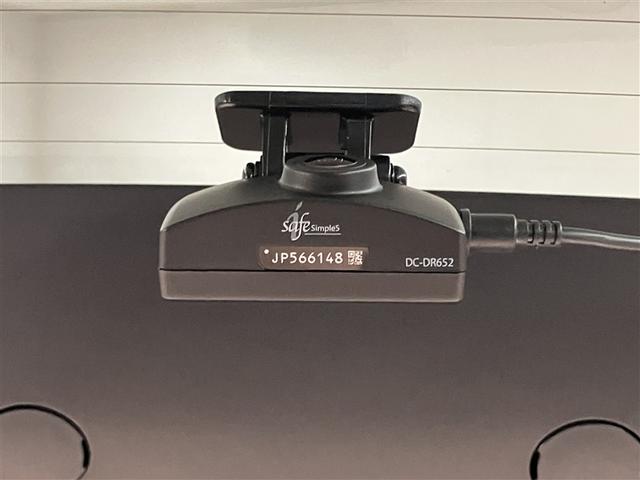 シエンタ Ｇ　クエロ　軽減ブレーキ　両側自動ドア　Ｉストップ　後カメラ　ワンオーナー車　デュアルエアバック　パワーウィンドウ　フルオートエアコン　ウォークスルー　ＬＥＤヘッド　ナビ＆ＴＶ　スマキー　ＶＳＣ　３列　キーレス（11枚目）