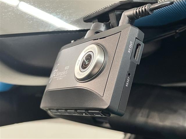 ハリアー エレガンス　パワーウインドウ　インテリジェントクリアランスソナー　エアバック　カーテンエアバッグ　スマートキー＆プッシュスタート　イモビライザー　メモリ－ナビ　点検記録簿　ＰＷシート　ＥＴＣ車載器　アルミ　ＡＢＳ（9枚目）