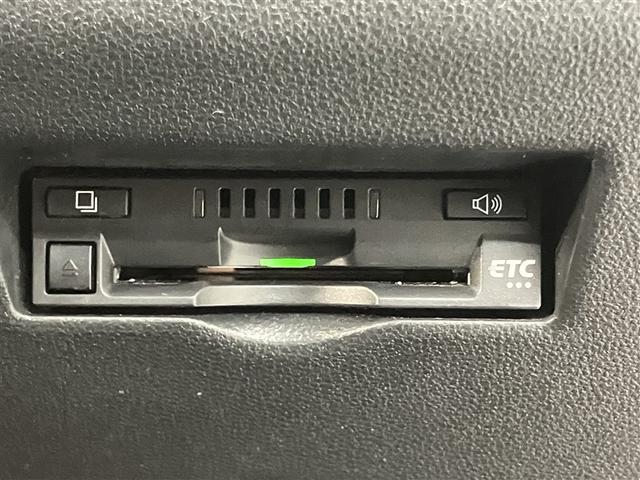 パッソ モーダ　チャーム　衝突軽減システム　インテリキー　ワンオーナー　ＬＥＤライト　ミュージックプレイヤー接続可　オートエアコン　バックカメラ　エアバッグ　アルミホイール　ワンセグ　ベンチシート　メモリーナビ　キーレス（9枚目）