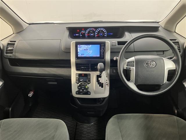 ヴォクシー X Lエディション 地デジテレビ WSRS ナビ・TV バックモニタ- 3列シート メモリーナビ パワーステアリング ABS DVD パワーウインドウ ウォークスルー 運転席エアバッグ キーレスエントリ 両側パワスラドア(5枚目)