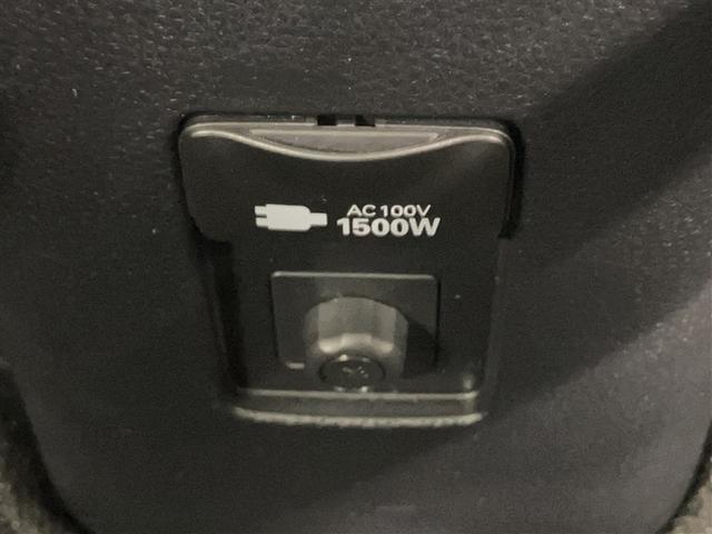 アクア Z 1オーナー車 エアバック AAC LEDライト AC100V 助手席エアバック VSC パワーウィンドウ メディアプレイヤー接続 盗難防止システム アルミホイール ETC ナビ カーテンエアバッグ(10枚目)