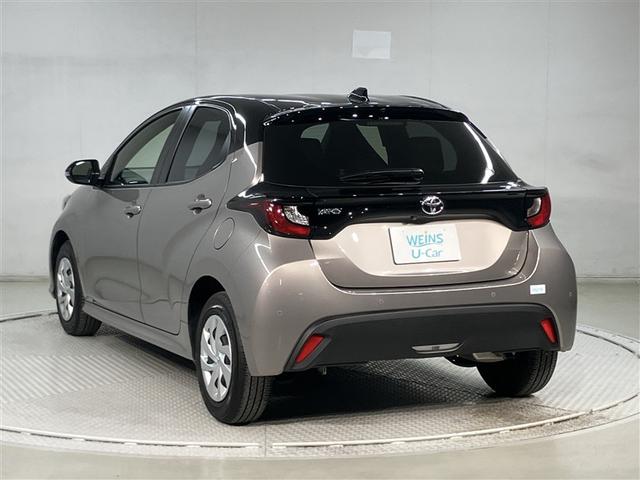 ヤリス Ｇ　プリクラッシュブレーキ　バックガイドモニター　メモリナビ　オートエアコン　クルーズコントロール　整備記録簿　ナビ　ＬＥＤヘッドライト　横滑り防止機能　サイドエアバック　エアバッグ　ＡＢＳ　ＥＴＣ（4枚目）