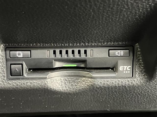 ヤリス Ｇ　プリクラッシュブレーキ　バックガイドモニター　メモリナビ　オートエアコン　クルーズコントロール　整備記録簿　ナビ　ＬＥＤヘッドライト　横滑り防止機能　サイドエアバック　エアバッグ　ＡＢＳ　ＥＴＣ（11枚目）