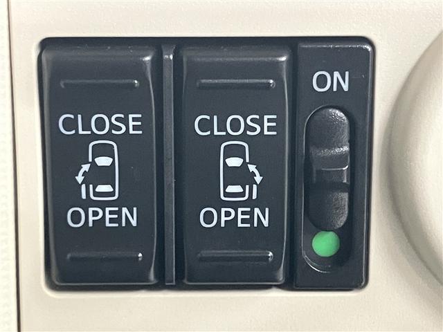 ムーヴキャンバス Ｘメイクアップリミテッド　ＳＡＩＩＩ　Ｗ電動ドア　Ａストップ　衝突被害軽減　インテリキー　イモビライザー　地デジフルセグ　ＡＡＣ　ナビＴＶ　ＶＳＣ　バックモニター　ＤＶＤ再生可能　キーフリー　ＥＴＣ　ベンチシート　ＡＢＳ　エアバック（11枚目）