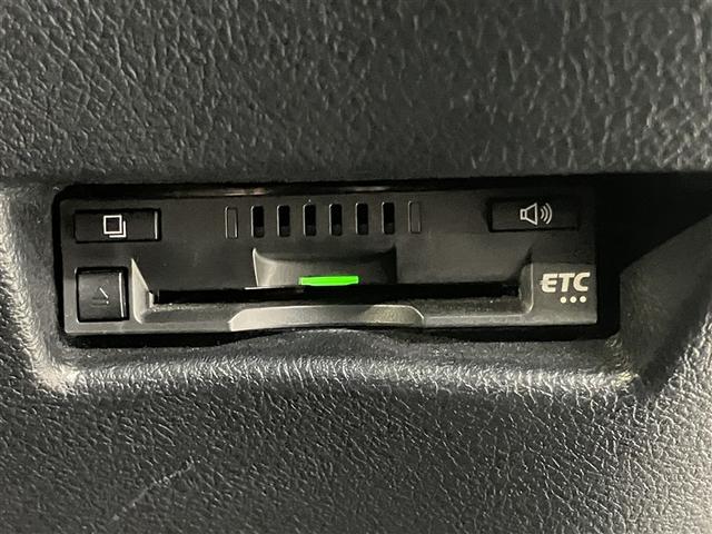シエンタ ハイブリッドＸ　メディアプレイヤー接続　スマートキー＆プッシュスタート　キーフリー　イモビライザー　パワステ　フルオートエアコン　パワーウィンドウ　Ｗエアバッグ　ワンセグ　ＥＴＣ車載器　ナビ＆ＴＶ　運転席エアバック（8枚目）