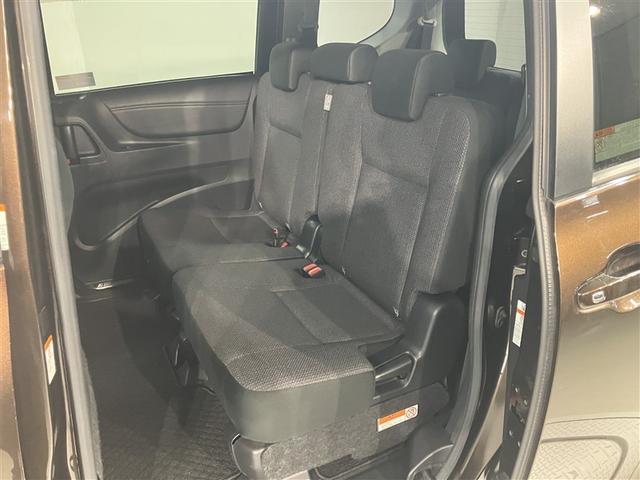 シエンタ ハイブリッドＸ　メディアプレイヤー接続　スマートキー＆プッシュスタート　キーフリー　イモビライザー　パワステ　フルオートエアコン　パワーウィンドウ　Ｗエアバッグ　ワンセグ　ＥＴＣ車載器　ナビ＆ＴＶ　運転席エアバック（14枚目）