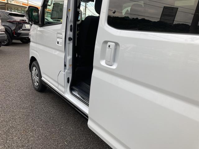 RS 走行3KM 安全ボディー 衝突被害軽減装置 アイドリングストップ ターボエンジン スマートキー 両側電動スライドドア オートマチックハイビーム オートエアコン(33枚目)