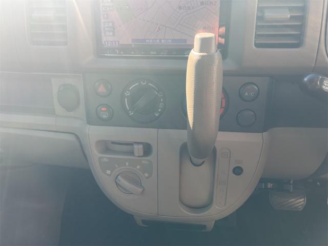 エブリイ ＰＣ　エアコン　パワーウィンドウ　パワーステアリング　運転席エアバック　助手席エアバック　盗難防止システム　ナビ　衝突安全ボディ（11枚目）
