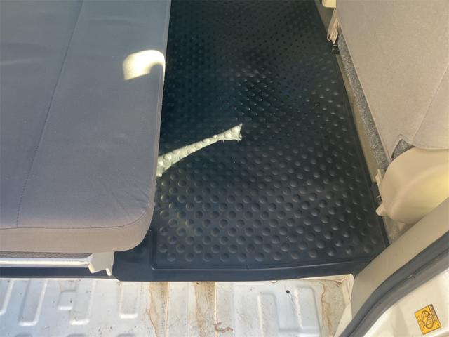 エブリイ ＰＣ　エアコン　パワーウィンドウ　パワーステアリング　運転席エアバック　助手席エアバック　盗難防止システム　ナビ　衝突安全ボディ（32枚目）