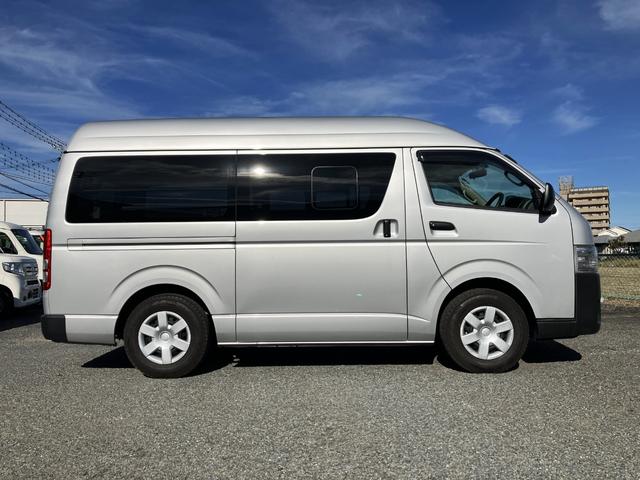 ハイエースバン パワーゲート 1年保証 1オーナー 整備記録18枚 ラッシング 5ドア 3人乗り キーレス ETC カロッツェリア製ナビ バックカメラ DVD/CD/SD(9枚目)