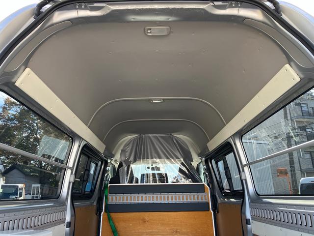 ハイエースバン パワーゲート 1年保証 1オーナー 整備記録18枚 ラッシング 5ドア 3人乗り キーレス ETC カロッツェリア製ナビ バックカメラ DVD/CD/SD(13枚目)