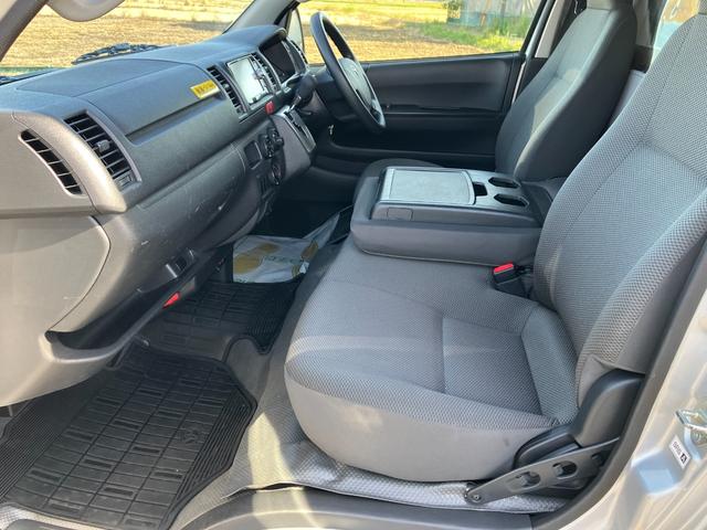 ハイエースバン パワーゲート 1年保証 1オーナー 整備記録18枚 ラッシング 5ドア 3人乗り キーレス ETC カロッツェリア製ナビ バックカメラ DVD/CD/SD(24枚目)