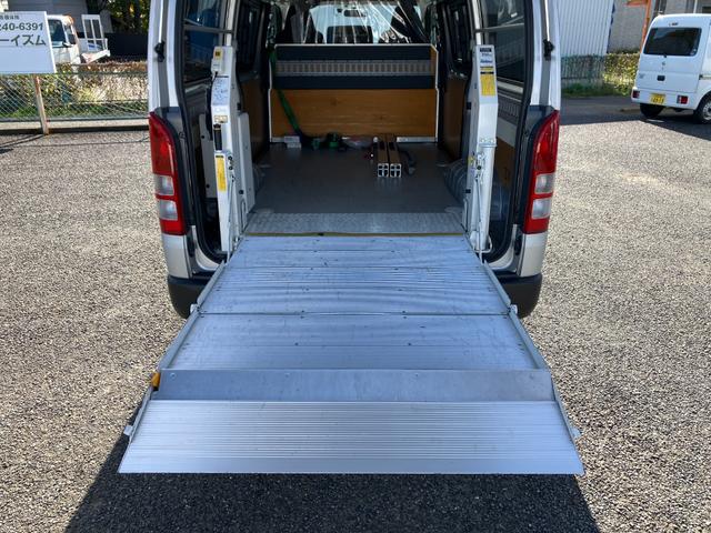 ハイエースバン パワーゲート 1年保証 1オーナー 整備記録18枚 ラッシング 5ドア 3人乗り キーレス ETC カロッツェリア製ナビ バックカメラ DVD/CD/SD(32枚目)