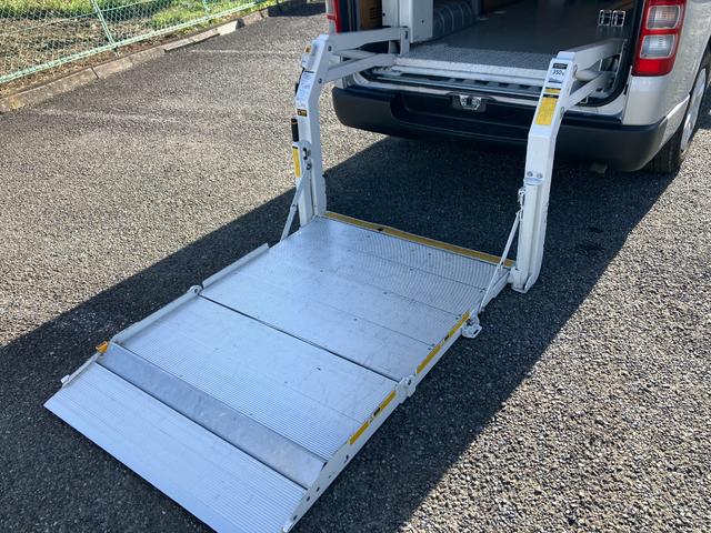 ハイエースバン パワーゲート 1年保証 1オーナー 整備記録18枚 ラッシング 5ドア 3人乗り キーレス ETC カロッツェリア製ナビ バックカメラ DVD/CD/SD(33枚目)