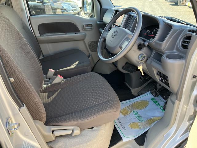 ＮＶ１００クリッパーバン ＧＸ　禁煙　４速ＡＴ　４席ＰＷ　電格ミラー　カロッツェリアナビ　バックカメラ　Ｂｌｕｅｔｏｏｔｈ　ＤＶＤＣＤ　ＵＳＢ　ＥＴＣ　オートライト　ソナー　デュアルカメラサポート　衝突軽減　車線逸脱防止　誤発進抑制（5枚目）