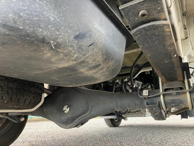 キャリイトラック KCスペシャル パネル幌 1年保証 1オーナー 禁煙車 キーレス バックカメラ PW オートライト Wエアバック デュアルカメラサポート 衝突軽減ブレーキ 車線逸脱防止機能 誤発進抑制機能 横滑り防止(15枚目)