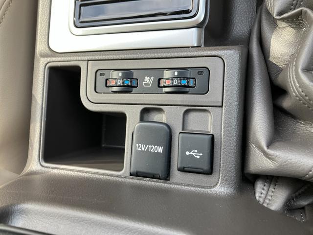 ランドクルーザープラド ＴＸ　Ｌパッケージ　オプション合計９６１，２００円　Ｔコネクトナビ　スーパーライヴサウンド　マルチモニター　ＢＳＭ　ムーンルーフ　モデリスタフルキット／マフラー　セーフティセンス　カープレイ　本革電動　ベンチレーション（6枚目）