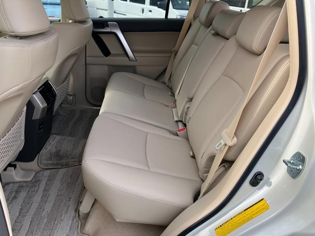 ランドクルーザープラド ＴＸ　Ｌパッケージ　オプション合計９６１，２００円　Ｔコネクトナビ　スーパーライヴサウンド　マルチモニター　ＢＳＭ　ムーンルーフ　モデリスタフルキット／マフラー　セーフティセンス　カープレイ　本革電動　ベンチレーション（7枚目）