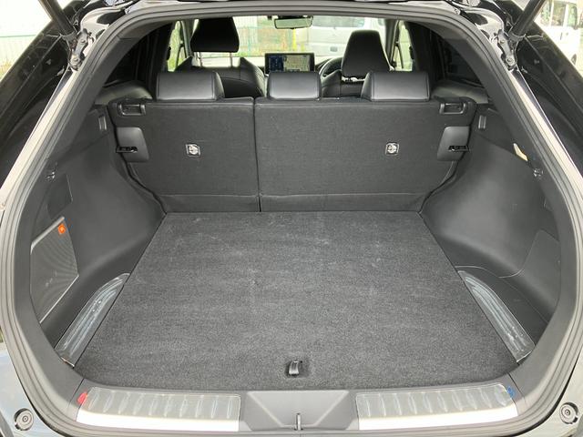 ハリアー Ｚ　レザーパッケージ　１年保証　禁煙　サンルーフ　黒革電動ベンチレーション　カープレイ　デジタルミラー前後ドラレコ　電動リヤゲート　ＥＴＣ２．０　ＪＢＬ　全周囲カメラ　フルセグ　カーテンエアバック　セーフティセンス　ＢＳＭ（13枚目）