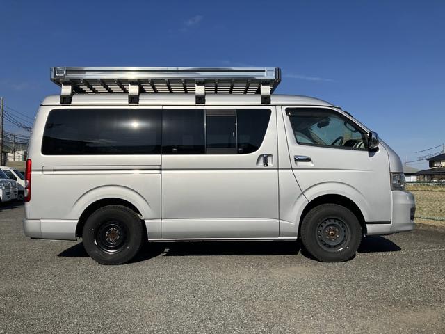 ハイエースバン ロングワイドスーパーＧＬ　１年保証　１オーナー　キャンピングベース車　元公共応急作業車（ＮＴＴ）　４ＷＤ　キーレス　フォグ　オートライト　ＥＴＣ　パナソニック製ナビ　フルセグ　バックカメラ　ＣＤ録音　ＤＶＤ／ＣＤ／ＳＤ（6枚目）