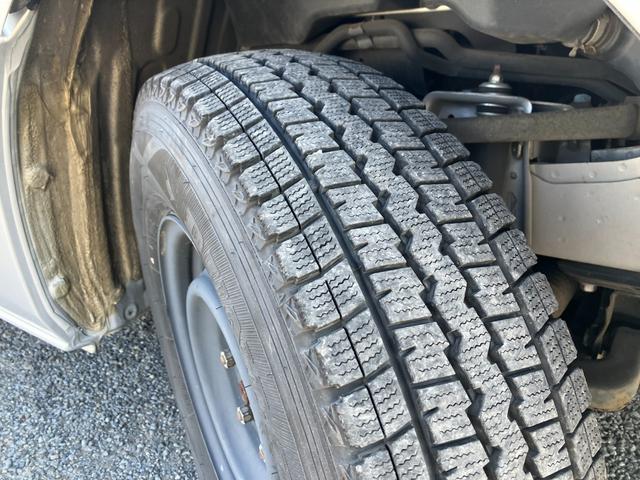 ハイエースバン ロングワイドスーパーＧＬ　１年保証　１オーナー　キャンピングベース車　元公共応急作業車（ＮＴＴ）　４ＷＤ　キーレス　フォグ　オートライト　ＥＴＣ　パナソニック製ナビ　フルセグ　バックカメラ　ＣＤ録音　ＤＶＤ／ＣＤ／ＳＤ（18枚目）