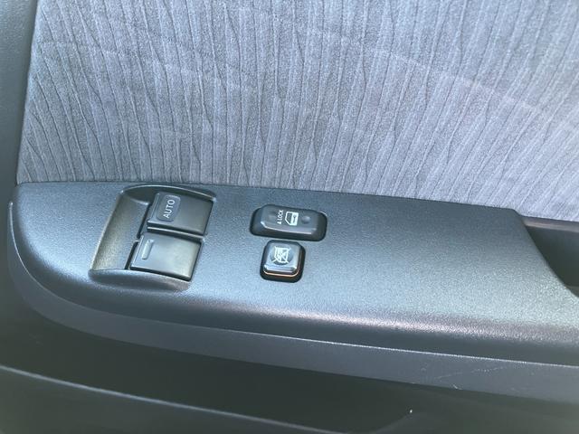 ハイエースバン ロングワイドスーパーＧＬ　１年保証　１オーナー　キャンピングベース車　元公共応急作業車（ＮＴＴ）　４ＷＤ　キーレス　フォグ　オートライト　ＥＴＣ　パナソニック製ナビ　フルセグ　バックカメラ　ＣＤ録音　ＤＶＤ／ＣＤ／ＳＤ（28枚目）