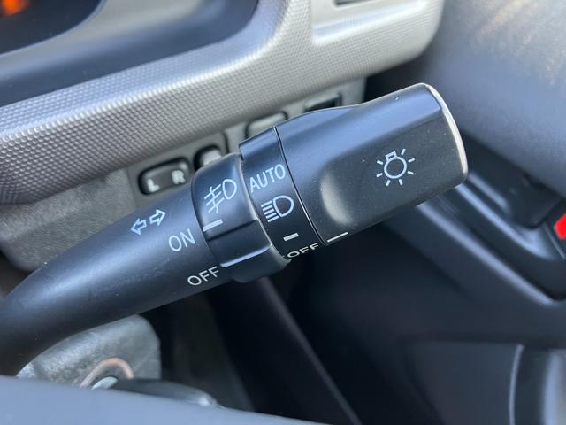 ハイエースバン ロングワイドスーパーＧＬ　１年保証　１オーナー　キャンピングベース車　元公共応急作業車（ＮＴＴ）　４ＷＤ　キーレス　フォグ　オートライト　ＥＴＣ　パナソニック製ナビ　フルセグ　バックカメラ　ＣＤ録音　ＤＶＤ／ＣＤ／ＳＤ（29枚目）