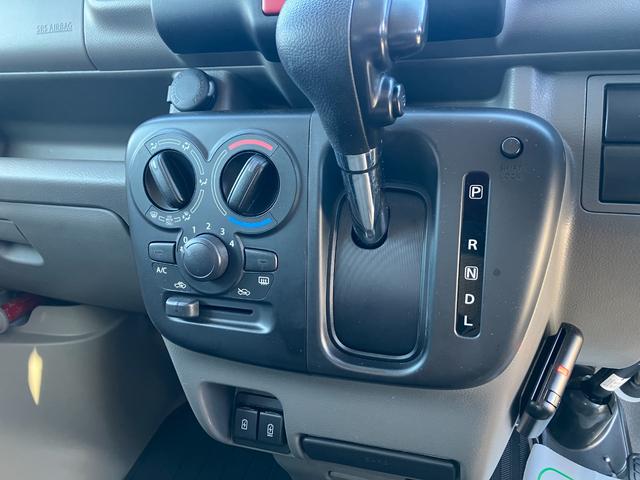 ＮＶ１００クリッパーバン ＤＸ　１オーナー　禁煙車　ＣＶＴ　コムテック製前後ドラレコ　ＥＴＣ　デュアルカメラサポート　衝突軽減ブレーキ　車線逸脱防止機能　誤発進抑制機能　アイストップ　ソナー　オートライト　Ｗエアバック（8枚目）