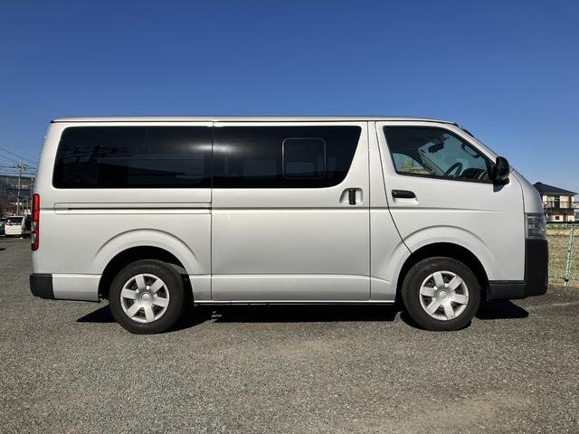 ハイエースバン ロングDX 1年保証 1オーナー 整備記録簿15枚 禁煙車 キーレス ETC 3/6人乗り 平床 5ドア リヤ小窓(6枚目)