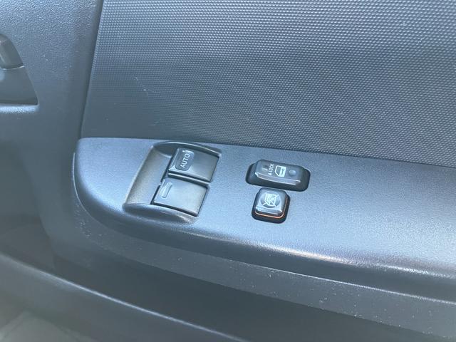 ハイエースバン ロングDX 1年保証 1オーナー 整備記録簿15枚 禁煙車 キーレス ETC 3/6人乗り 平床 5ドア リヤ小窓(27枚目)