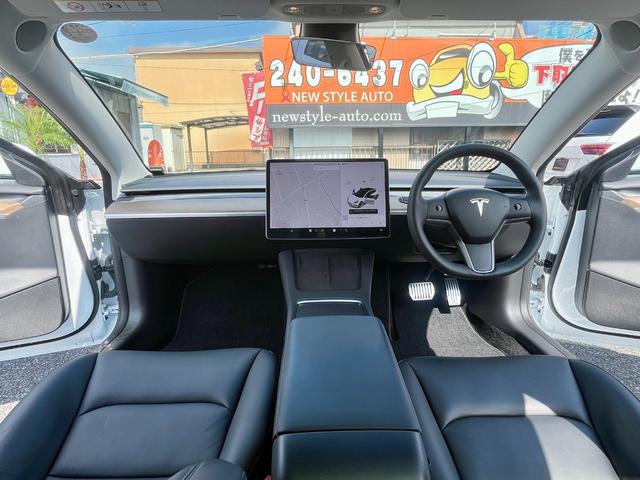 モデル３ ロングレンジ　ＡＷＤ　／１オーナー／禁煙車／保証付／ガラスルーフ／ダッシュカム／オートパイロット／純正ナビ／サイド＆バックカメラ／Ｂｌｕｅｔｏｏｔｈ／ＥＴＣ２．０／置くだけ充電／衝突軽減ブレーキ／パークトロニックセンサー（7枚目）