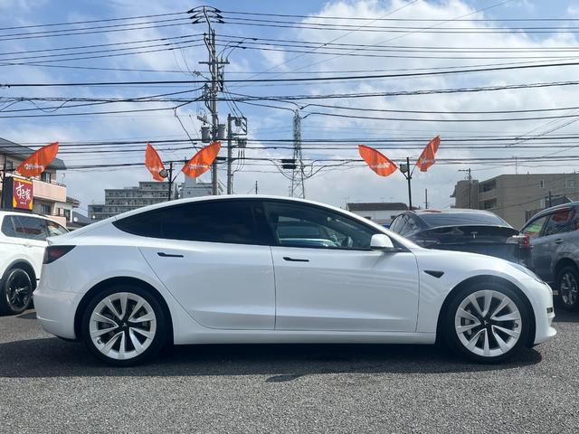 モデル３ ロングレンジ　ＡＷＤ　／１オーナー／禁煙車／保証付／ガラスルーフ／ダッシュカム／オートパイロット／純正ナビ／サイド＆バックカメラ／Ｂｌｕｅｔｏｏｔｈ／ＥＴＣ２．０／置くだけ充電／衝突軽減ブレーキ／パークトロニックセンサー（29枚目）