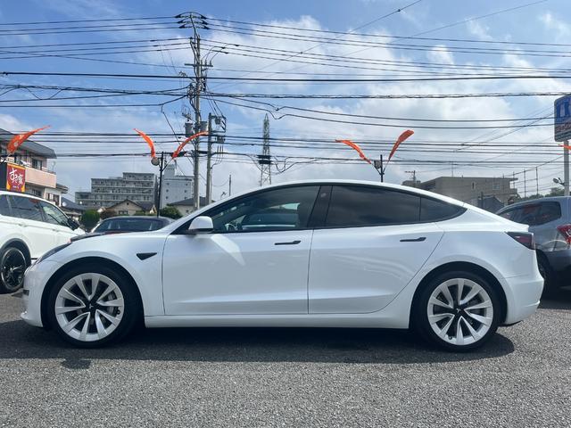 モデル３ ロングレンジ　ＡＷＤ　／１オーナー／禁煙車／保証付／ガラスルーフ／ダッシュカム／オートパイロット／純正ナビ／サイド＆バックカメラ／Ｂｌｕｅｔｏｏｔｈ／ＥＴＣ２．０／置くだけ充電／衝突軽減ブレーキ／パークトロニックセンサー（31枚目）