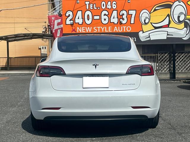 モデル３ ロングレンジ　ＡＷＤ　／１オーナー／禁煙車／保証付／ガラスルーフ／ダッシュカム／オートパイロット／純正ナビ／サイド＆バックカメラ／Ｂｌｕｅｔｏｏｔｈ／ＥＴＣ２．０／置くだけ充電／衝突軽減ブレーキ／パークトロニックセンサー（34枚目）