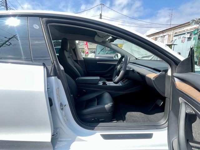 モデル３ ロングレンジ　ＡＷＤ　／１オーナー／禁煙車／保証付／ガラスルーフ／ダッシュカム／オートパイロット／純正ナビ／サイド＆バックカメラ／Ｂｌｕｅｔｏｏｔｈ／ＥＴＣ２．０／置くだけ充電／衝突軽減ブレーキ／パークトロニックセンサー（37枚目）