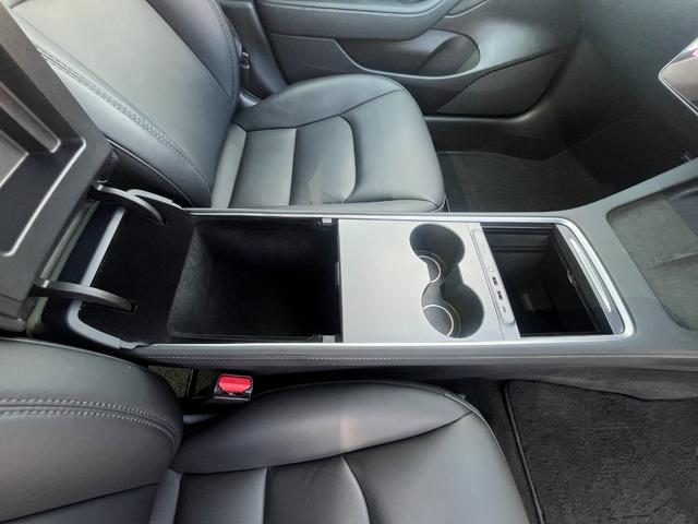 モデル３ ロングレンジ　ＡＷＤ　／１オーナー／禁煙車／保証付／ガラスルーフ／ダッシュカム／オートパイロット／純正ナビ／サイド＆バックカメラ／Ｂｌｕｅｔｏｏｔｈ／ＥＴＣ２．０／置くだけ充電／衝突軽減ブレーキ／パークトロニックセンサー（44枚目）