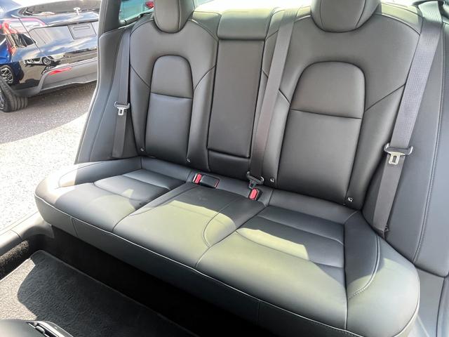 モデル３ ロングレンジ　ＡＷＤ　／１オーナー／禁煙車／保証付／ガラスルーフ／ダッシュカム／オートパイロット／純正ナビ／サイド＆バックカメラ／Ｂｌｕｅｔｏｏｔｈ／ＥＴＣ２．０／置くだけ充電／衝突軽減ブレーキ／パークトロニックセンサー（67枚目）
