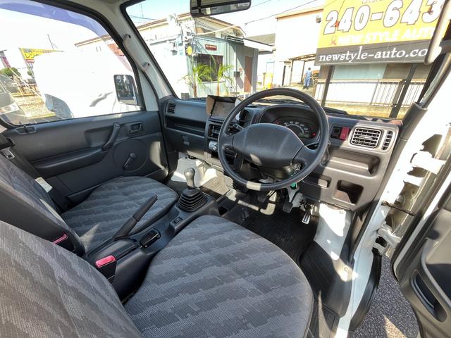 キャリイトラック KCパワステ農繁仕様 /買取り直販車/禁煙車/4WD/5速マニュアル/カーナビ/ドライブレコーダー/外内装クリーニング済み(28枚目)