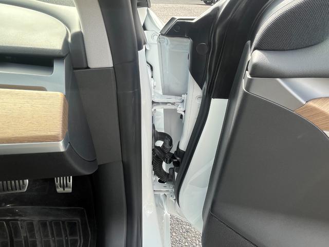 モデル３ スタンダードレンジプラス　／禁煙車／保証付／ガラスルーフ／ダッシュカム／オートパイロット／純正ナビ／サイド＆バックカメラ／Ｂｌｕｅｔｏｏｔｈ／ＥＴＣ２．０／置くだけ充電／衝突軽減ブレーキ／パークトロニックセンサー（21枚目）