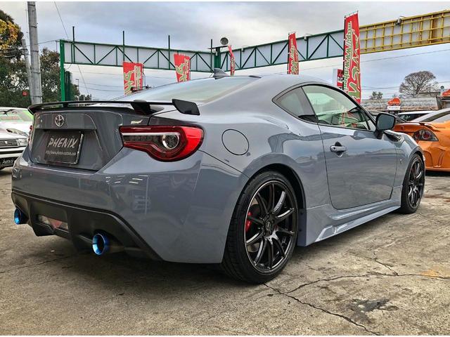 GTリミテッド ブラックパッケージ TRDエアロ HKS車高調・マフラー RAYS18インチアルミ バイパー セキュリティー・エンジンスターター ブレンボブレーキ ETC ドライブレコーダー バックカメラ ストラーダ フルセグナビ(5枚目)