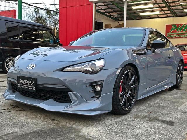 GTリミテッド ブラックパッケージ TRDエアロ HKS車高調・マフラー RAYS18インチアルミ バイパー セキュリティー・エンジンスターター ブレンボブレーキ ETC ドライブレコーダー バックカメラ ストラーダ フルセグナビ(9枚目)