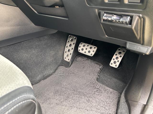 XVハイブリッド 2.0i-L アイサイト 4WD ハイブリッド パワーシート ドライブレコーダー ナビ TV バックカメラ ETC クルーズコントロール HID 17インチアルミホイール ワンオーナー 記録簿有(13枚目)